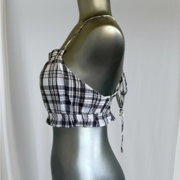 FREE ✅American Eagle  Crop Halter Top - Picture 4 of 14